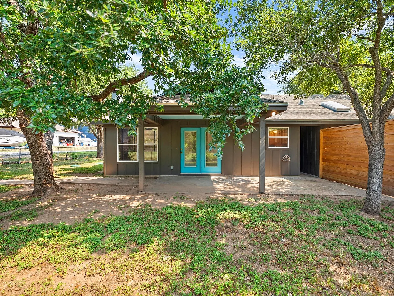 2 bed, 1.0 bath, 900 sqft, $1,800 — Photo 4
