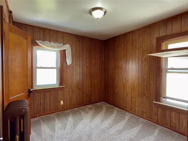 130 Elm St — Photo 18