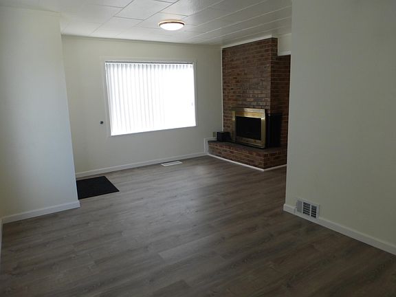 Living room with fireplace