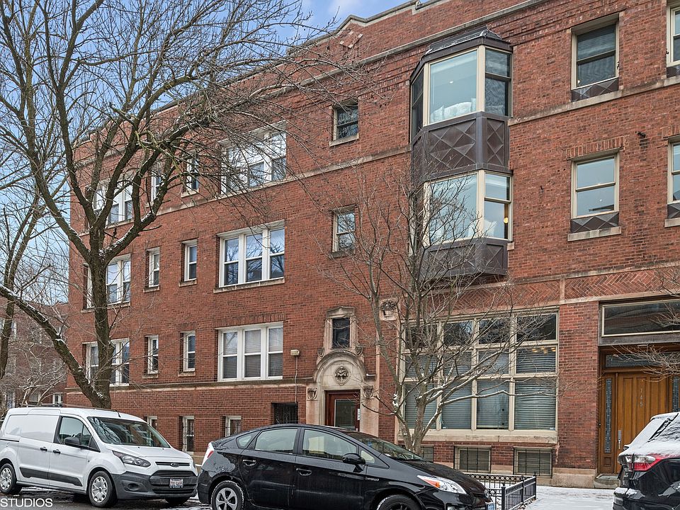 1st image of 743 W Buckingham Pl #2