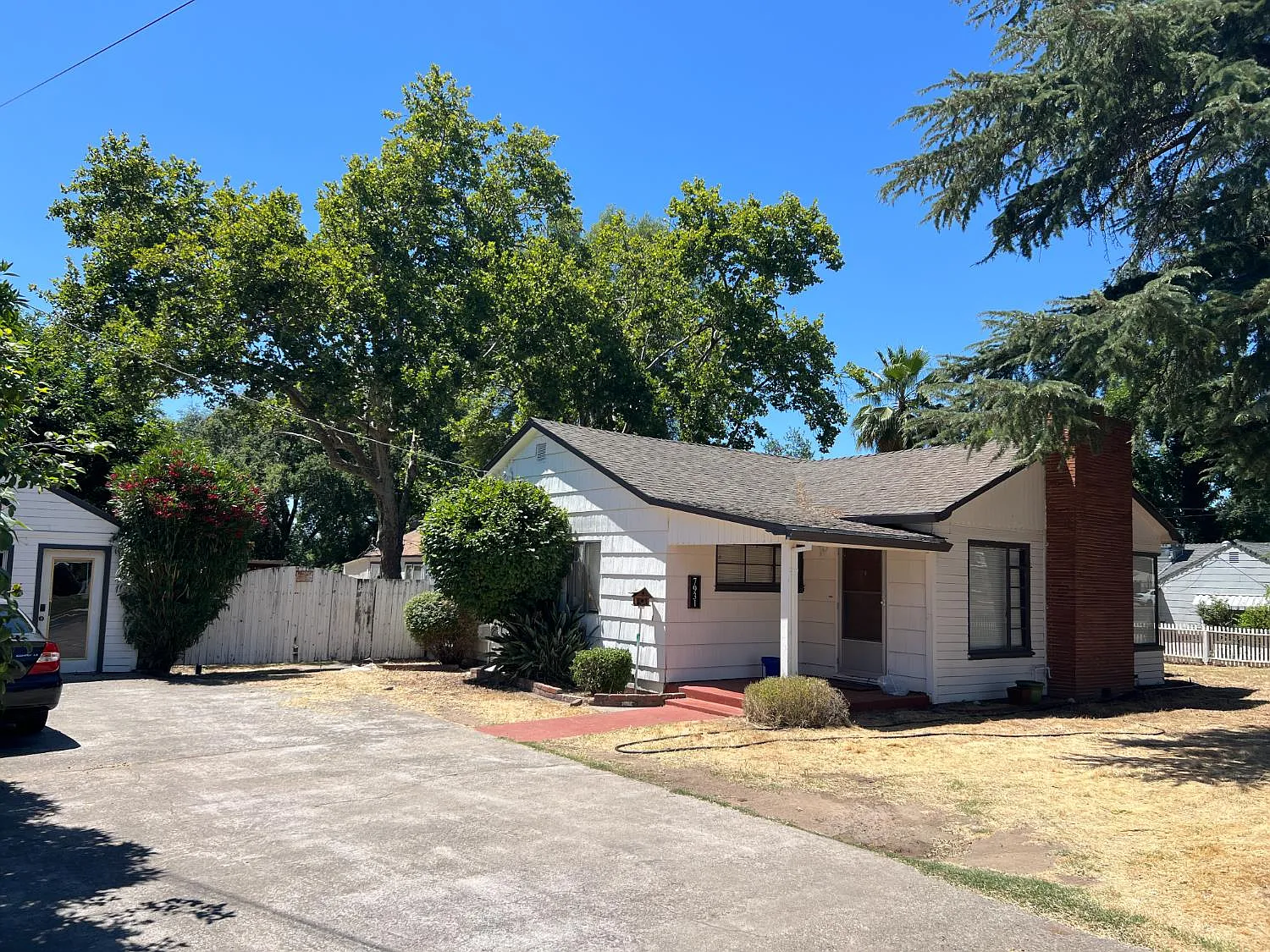 7931 Mariposa Ave photo 1