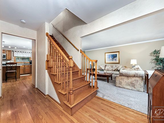 2nd image of 1517 Hampton Ct