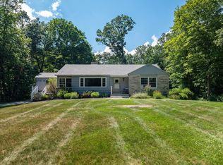 300 Hart Rd, Guilford, CT 06437