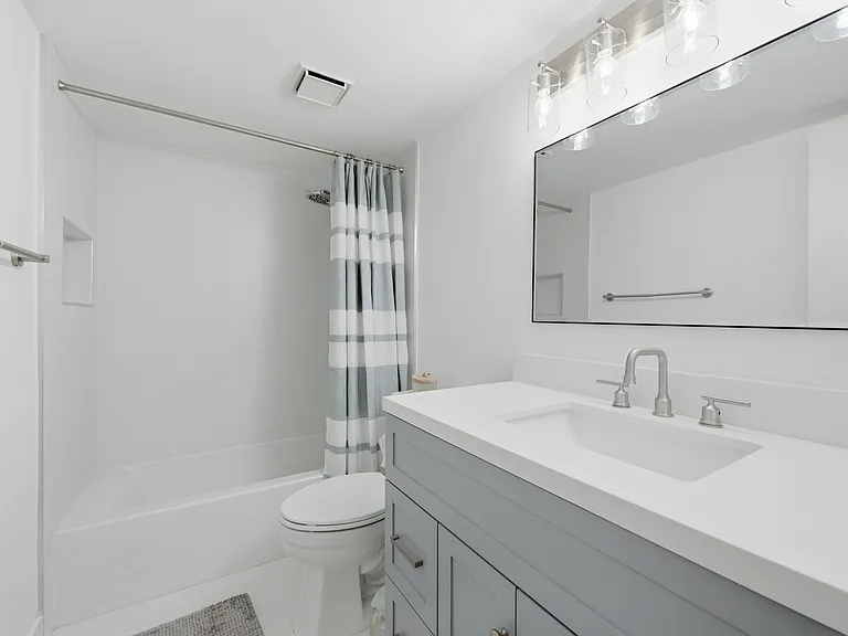 1915 Lavers Cir E #508 — Photo 20