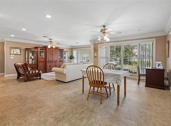 3rd image of 735 Avenue F