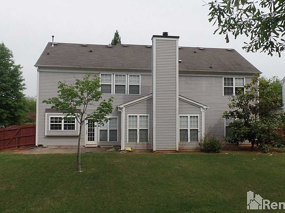 3rd image of 105 Blanton Ln