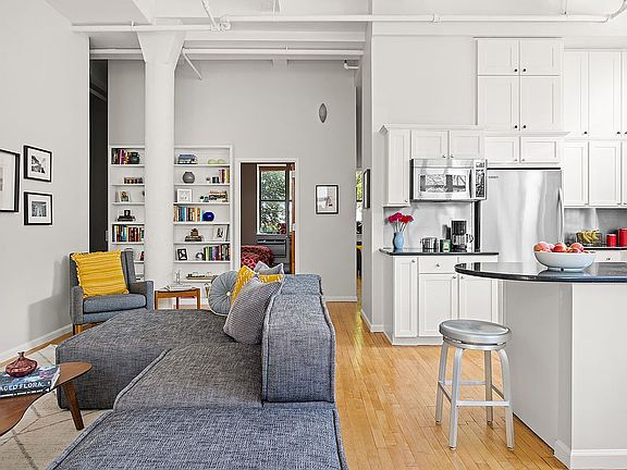 5th image of 231 15th St APT 1C