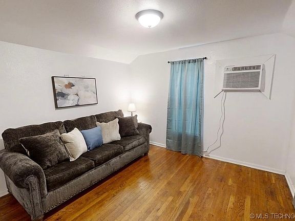3rd image of 4510 S Waco Ave