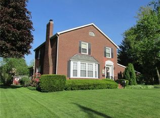 697 S 7th St, Sharpsville, PA 16150