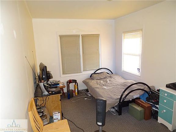 3rd image of 331 E Hodge Ave