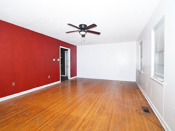 4th image of 8109 McDaniel Dr
