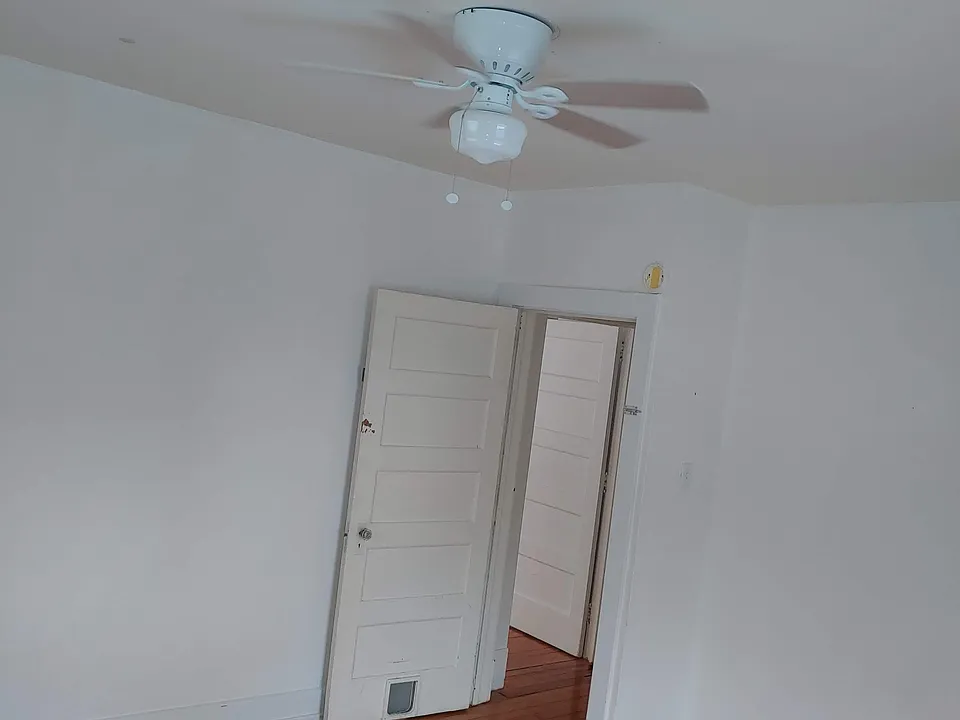 305 N George St #305A