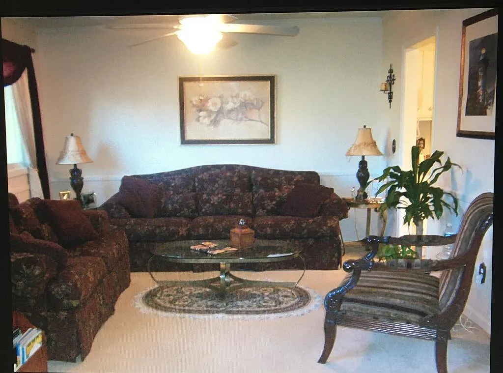 3 bed, 2.5 bath, 1500 sqft, $1,250 — Photo 1