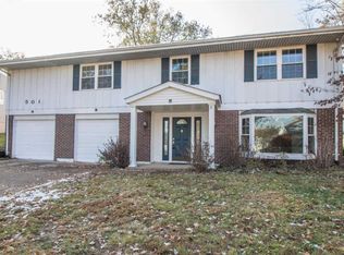 501 Wyncrest Dr, Ballwin, MO 63011
