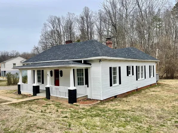 42 Chestnut St, Fieldale, VA 24089