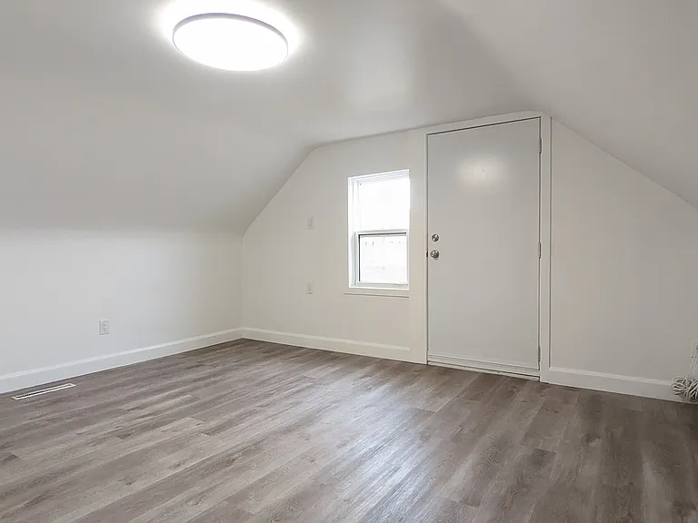 1 Admiral Rd — Photo 10