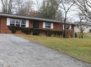 905 Murphy Rd, Sevierville, TN 37862