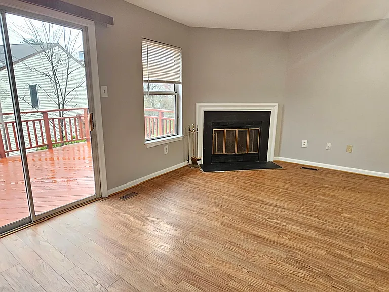 9510 Clocktower Ln — Photo 8