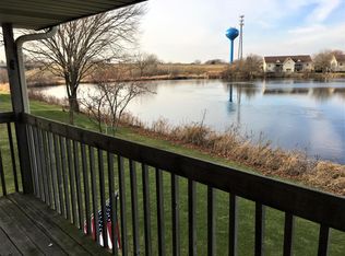 1325 Bear Pass APT 6, Mukwonago, WI 53149