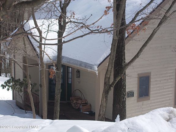2nd image of 420 Hickory Dr