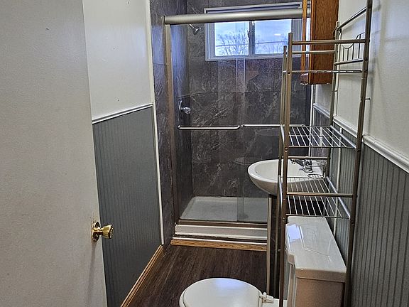 5th image of 801 Helen St APT 3