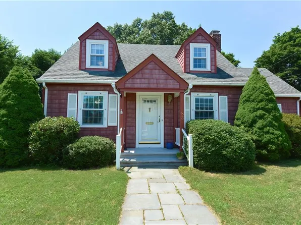 83 Hope St, Rumford, RI 02916