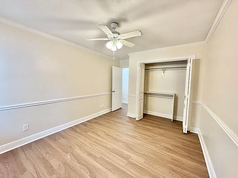 10017 Foxrun Rd — Photo 10