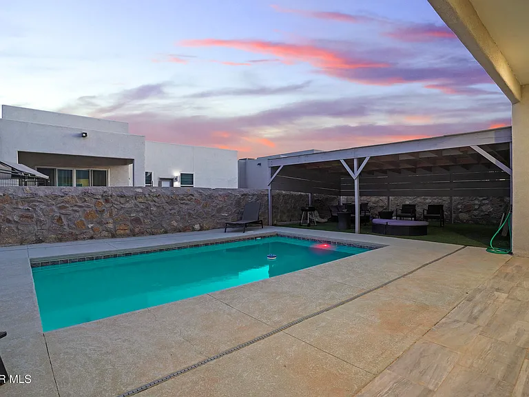 12308 Desert Heights Ct — Photo 31