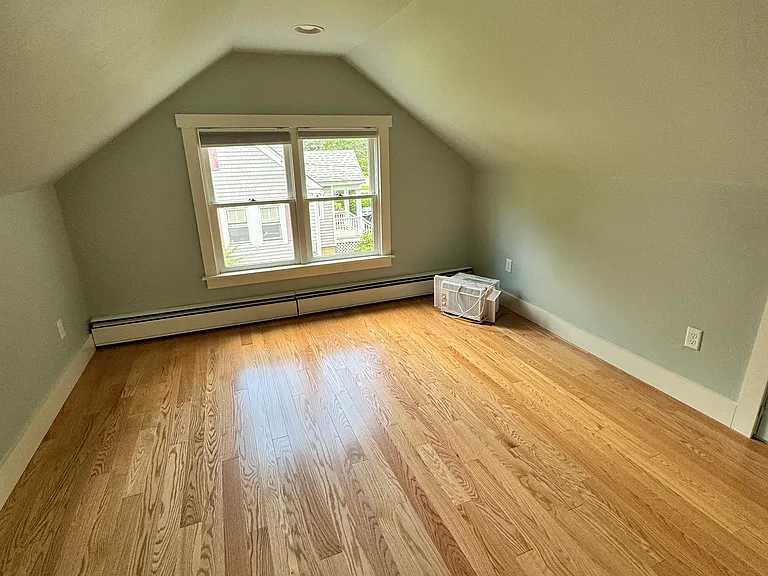 1069 Pine St — Photo 13