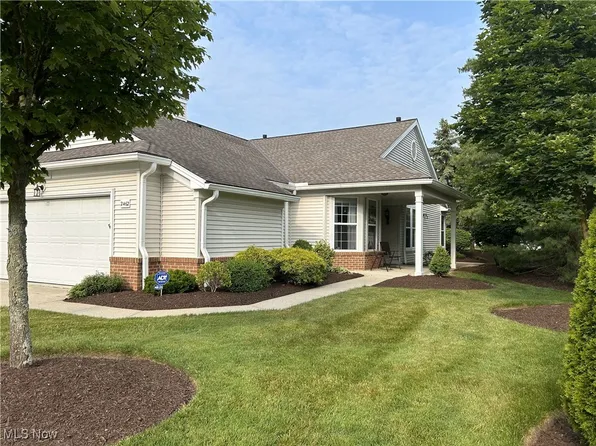 2462 Crimson Dr, Westlake, OH 44145