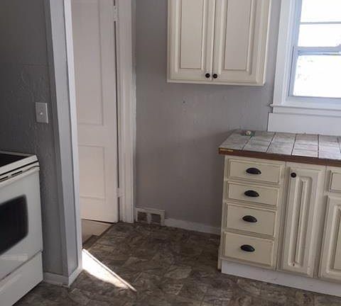 5th image of 529 N Francis Ave