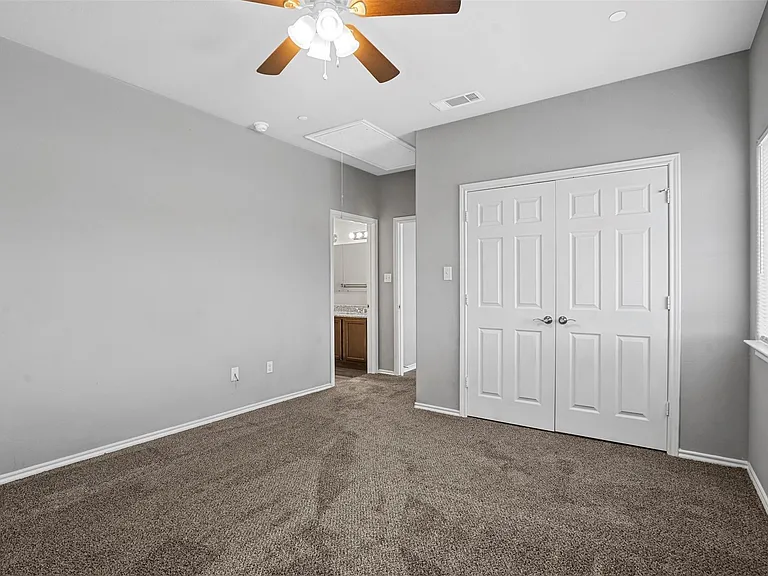 609 Meadow View Ct #102 — Photo 4