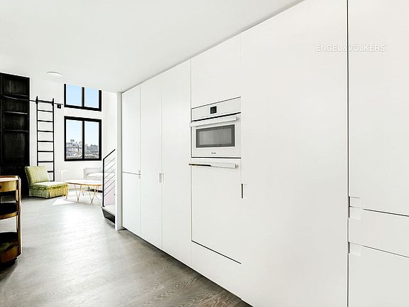 5th image of 421 Hudson St APT 501