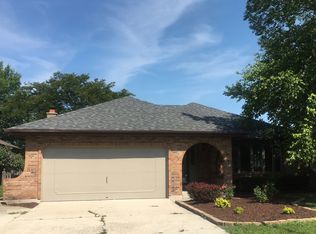 6948 Westview Dr, Oak Forest, IL 60452