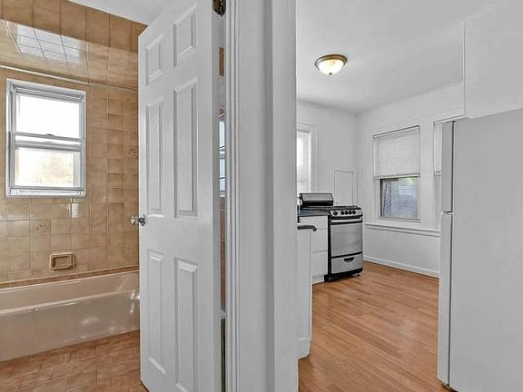 5th image of 97-21 72nd St