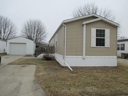 2nd image of 1513 SE Summer Park Dr