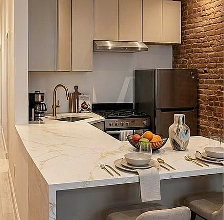 3rd image of 437 W 43rd St APT 1