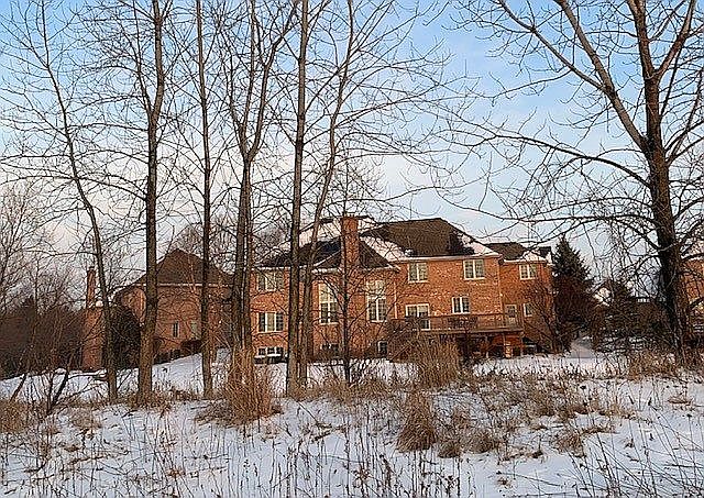 2nd image of 959 Lorie Ln