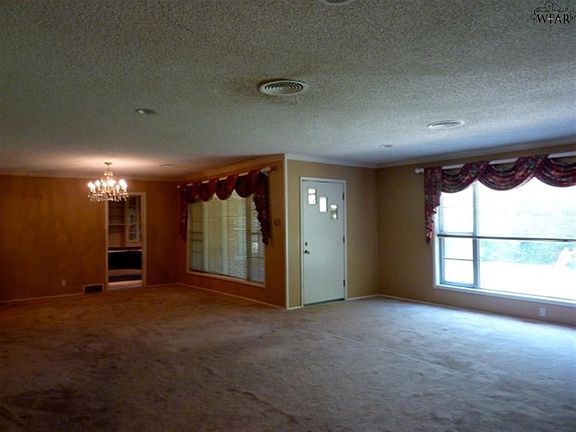 4th image of 2105 Hiawatha Blvd