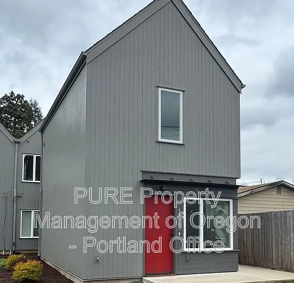 5870 N Harvard St — Photo 1