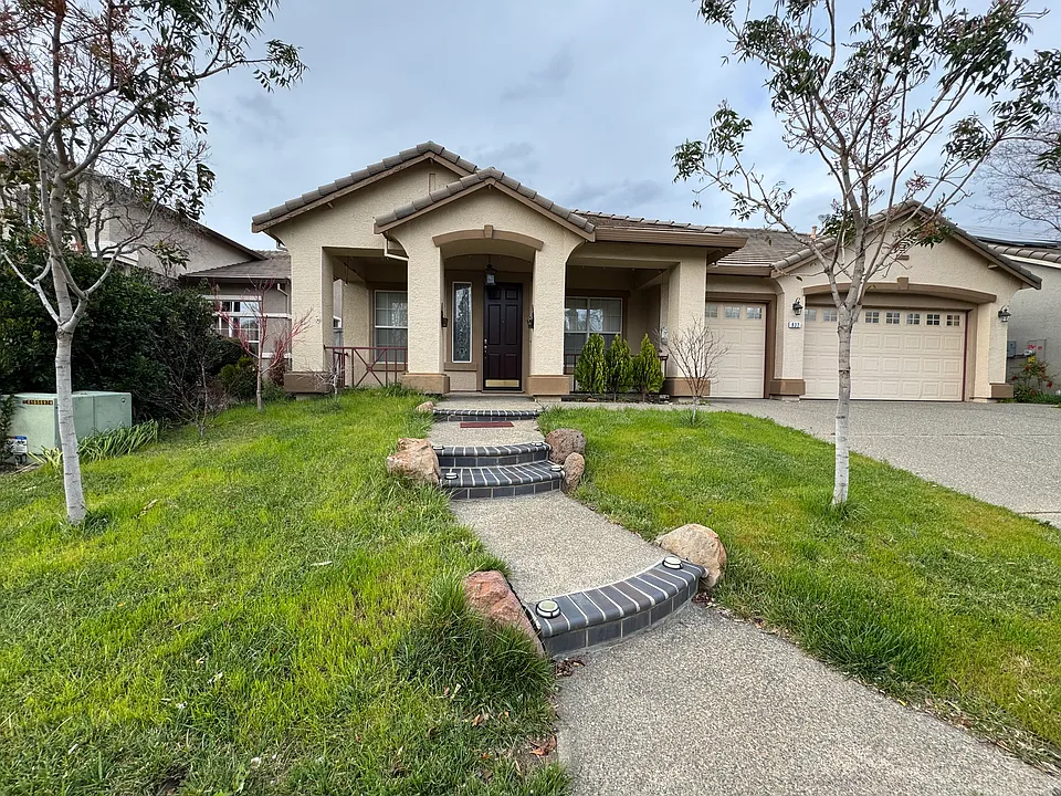 832 Duncan Way