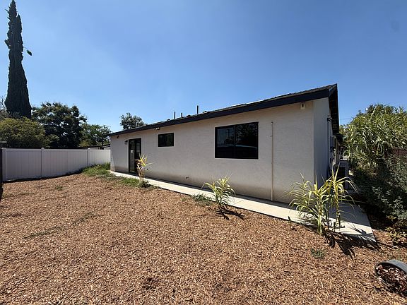 3rd image of 871 Perris St #3