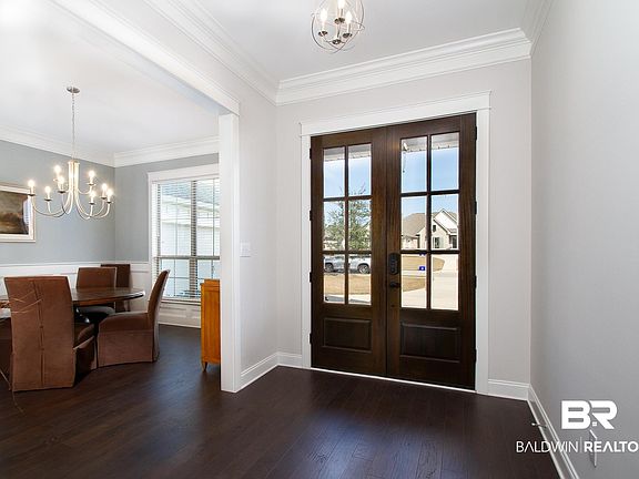 3rd image of 704 Culpeo Ave