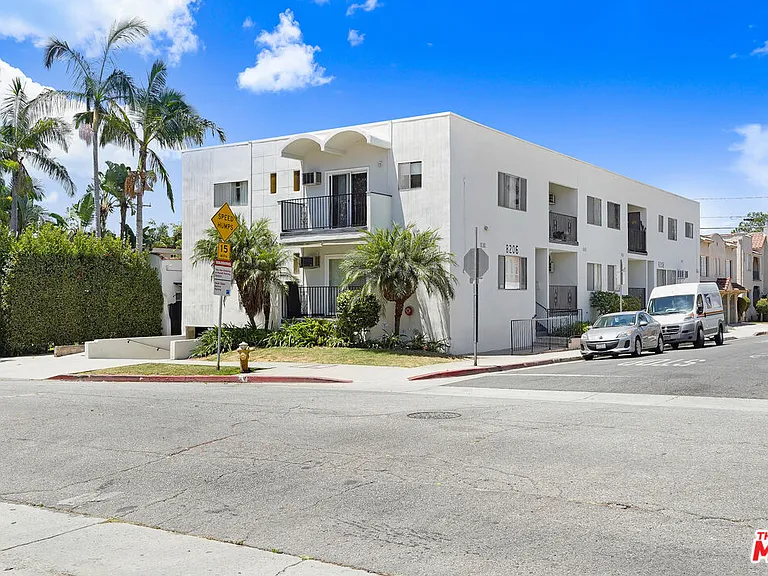 8208 Romaine St #4 — Photo 11