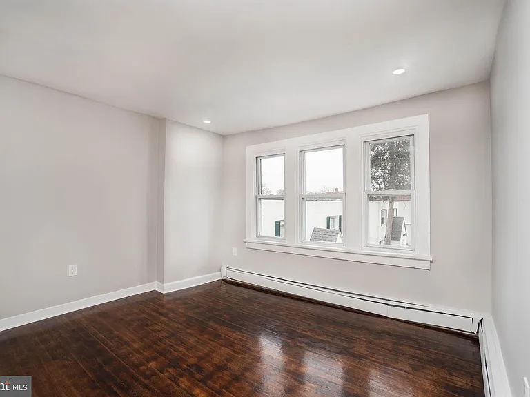 1001 Andrews Ave #5 — Photo 11