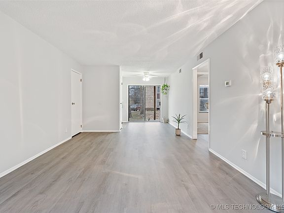 5th image of 4715 SE Adams Blvd APT 922A