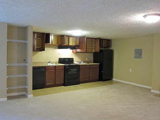 1st image of 830 Maplehurst Ct APT 32