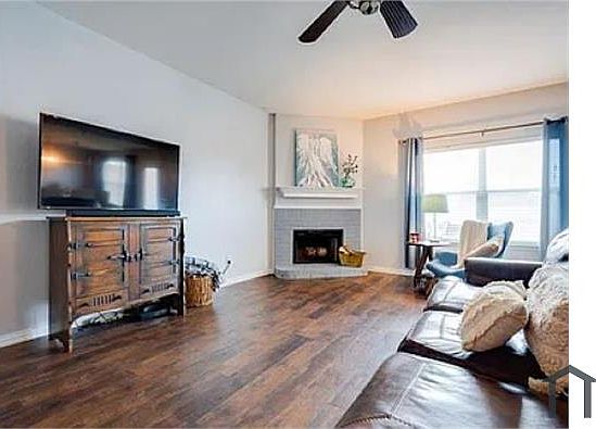 3rd image of 704 Nancy Dr