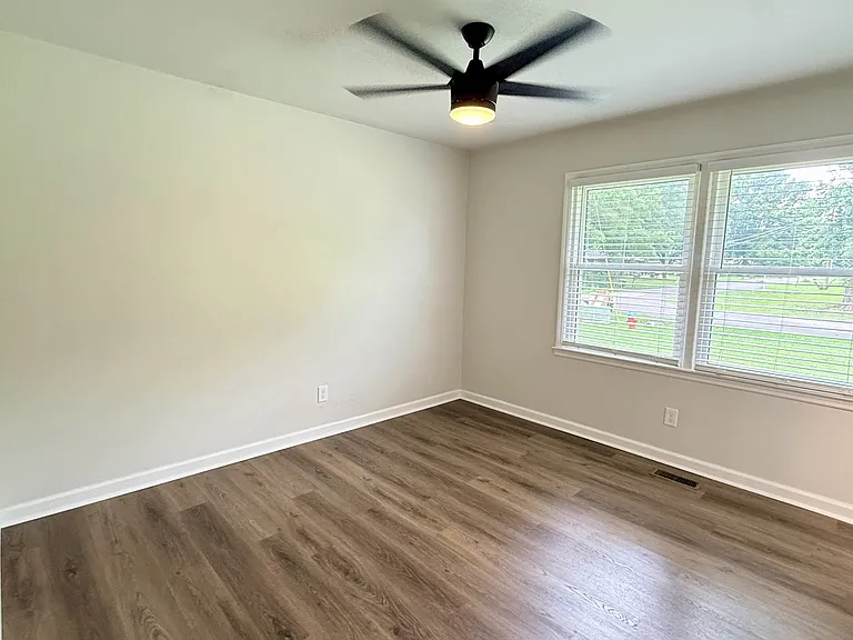117 Carol Dr — Photo 17