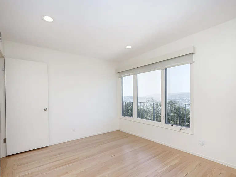 404 Gold Mine Dr — Photo 32